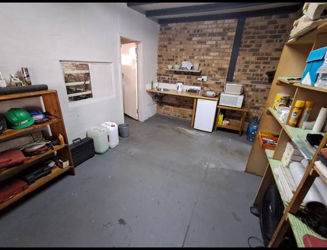 168M² WORKSHOP FOR SALE IN DUNCANVILLE